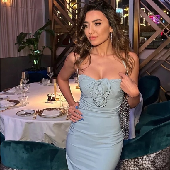 Zara RAISED FLOWERS STRAPLESS midi DRESS - Picture 9 of 9